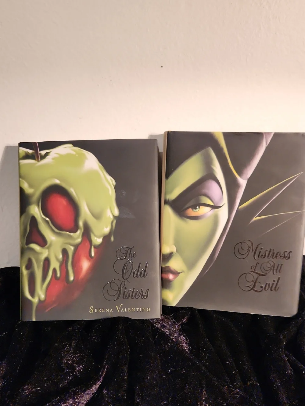 Disney Villains Book Set By Serena Valentino - Picture 2 of 5